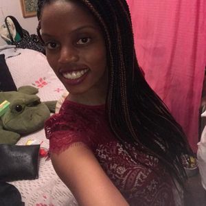 Meet your Posher, Luara